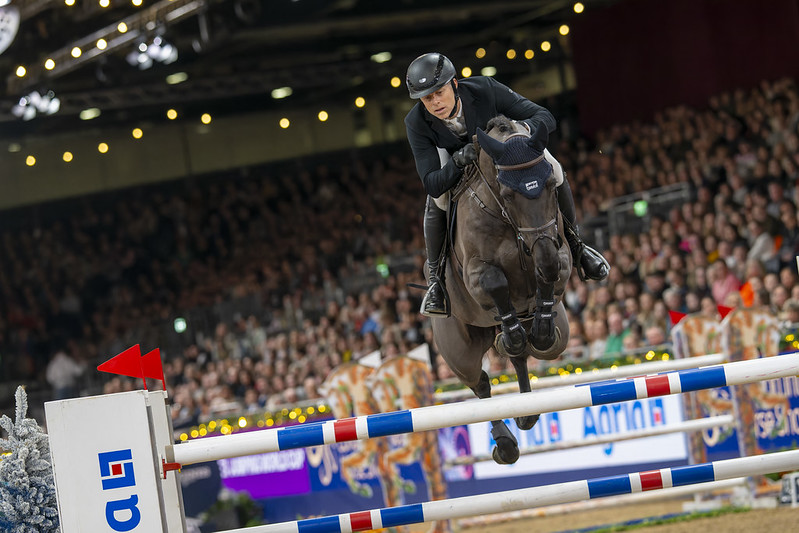 Horse Times Egypt: Equestrian Magazine :News :MAX KÜHNER CONQUERS ALL TO TAKE A HISTORIC VICTORY IN LONDON - LONGINES FEI JUMPING WORLD CUP