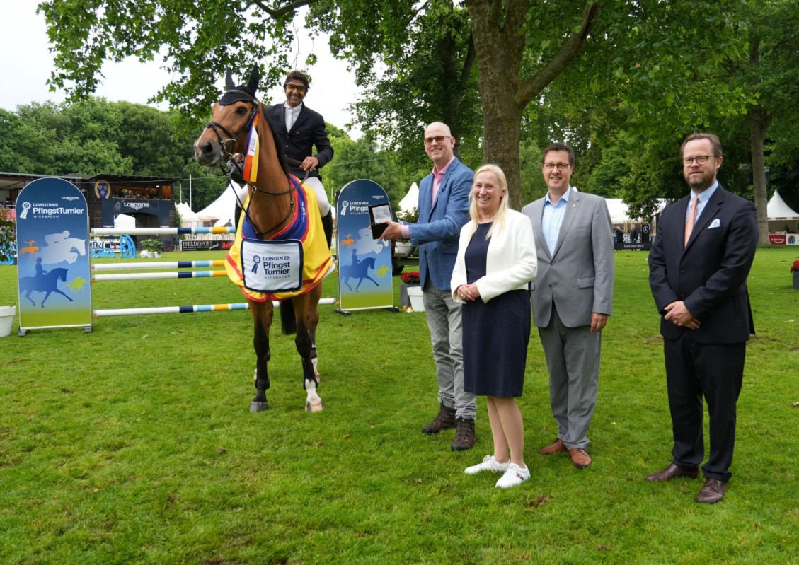 Horse Times Egypt: Equestrian Magazine :News :KARIM EL ZOGHBY COLLECTS THE LOTTO-HESSEN PRIZE AT THE LONGINES PFINGSTTURNIER WIESBADEN