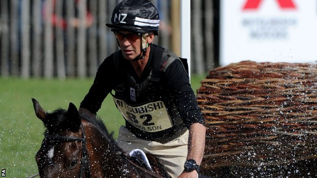 Horse Times Egypt: Equestrian Magazine :News :Andrew Nicholson 'lucky not to be paralysed' in fall