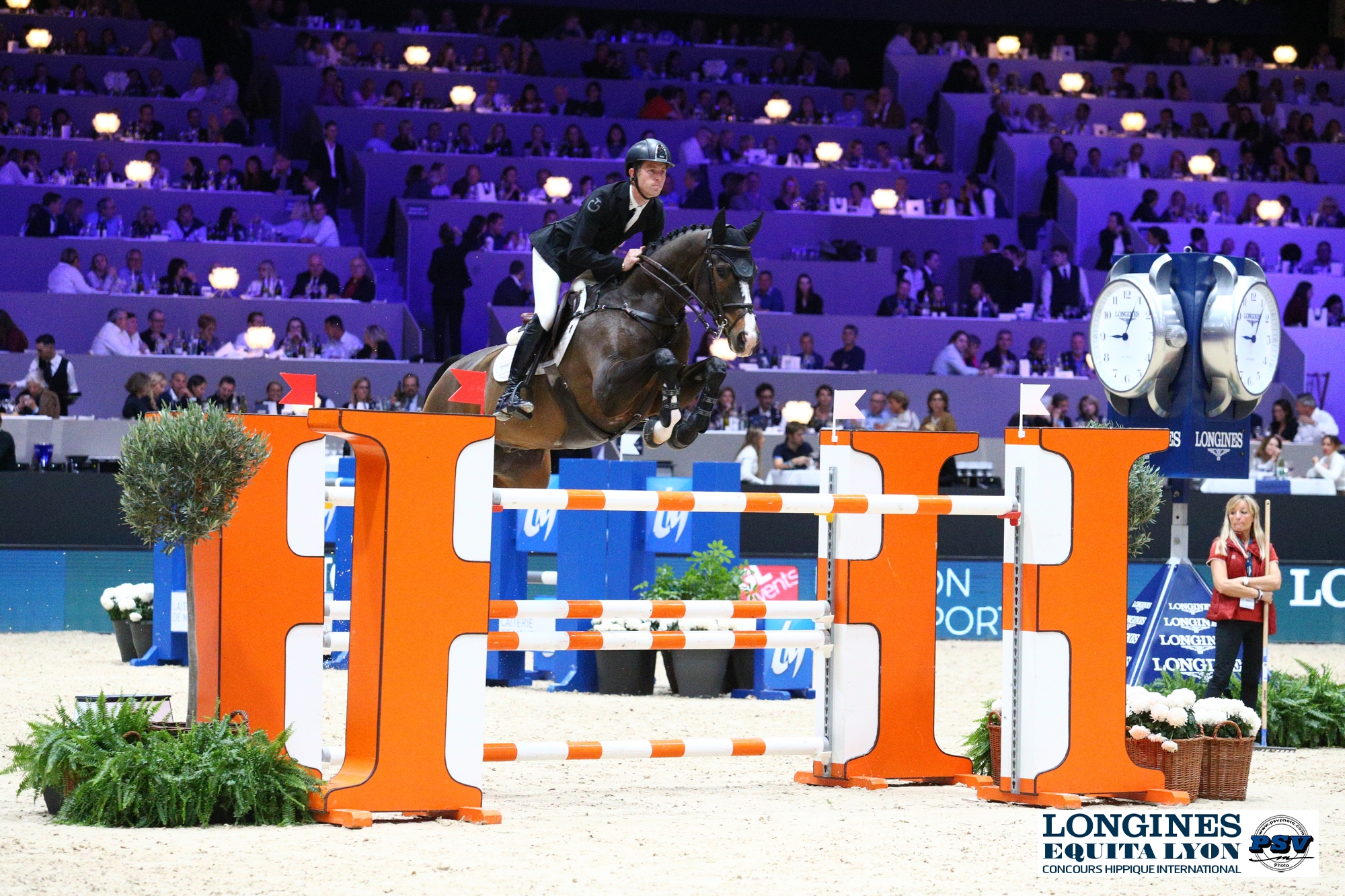Horse Times Egypt: Equestrian Magazine :News :SCOTT BRASH MAKES IT TWO IN A ROW AT THE LONGINES EQUITA  LYON