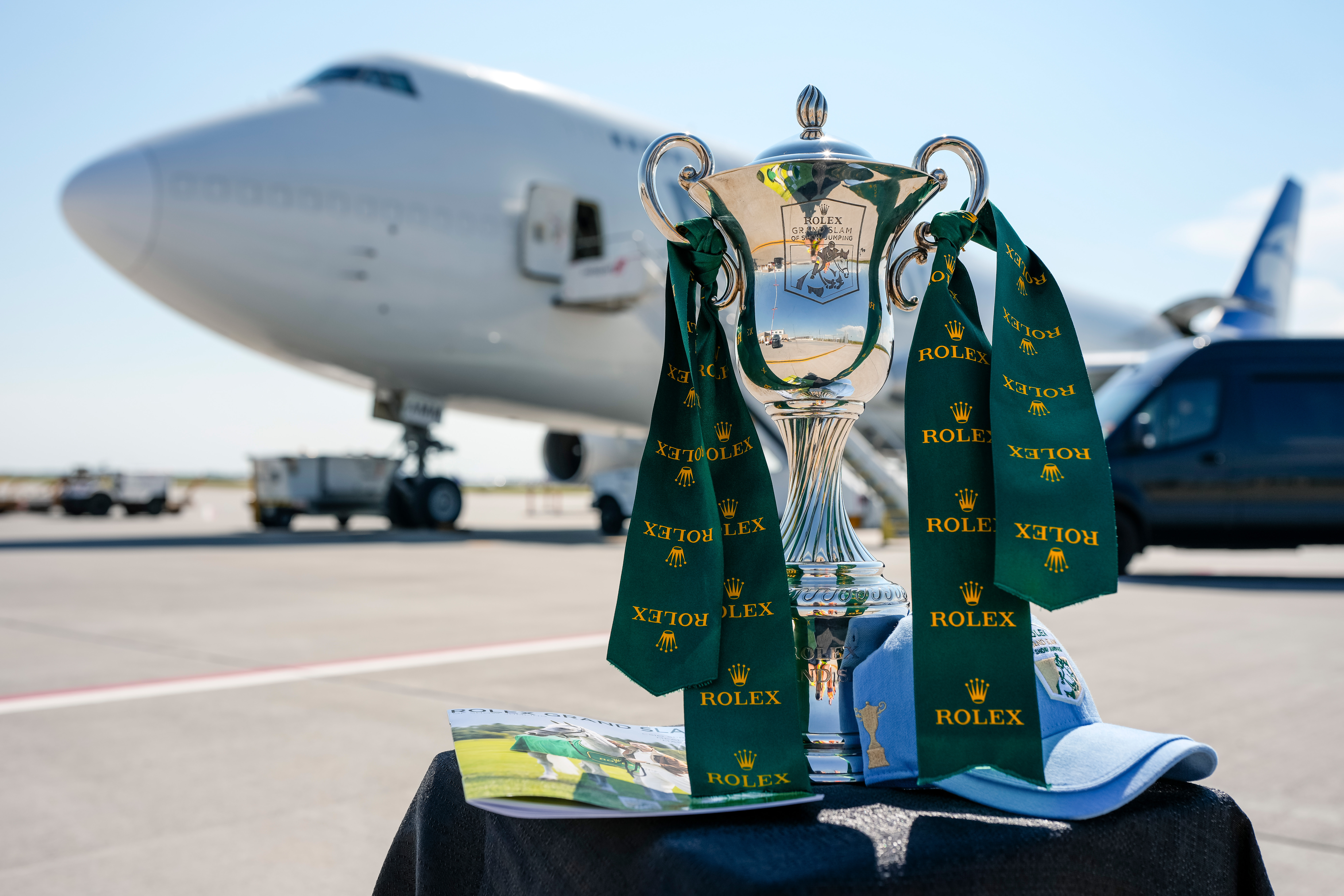 Horse Times Egypt: Equestrian Magazine :News :HORSES ON A PLANE: 51 EQUINE ATHLETES LAND IN CALGARY FOR SPRUCE MEADOWS